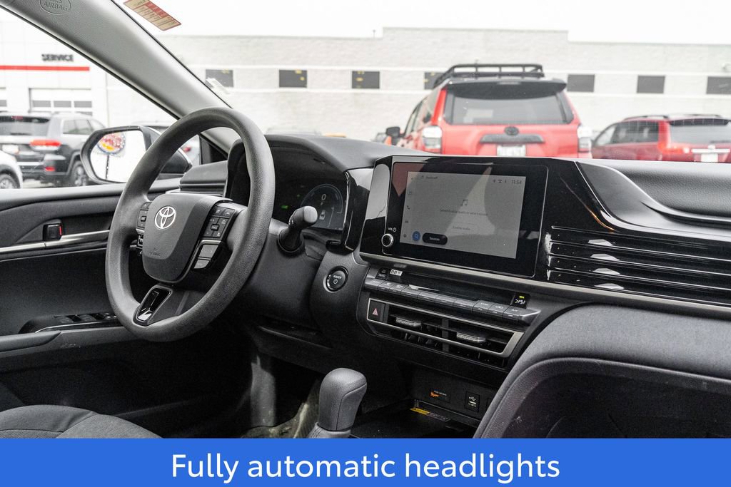 Used 2025 Toyota Camry LE FWD image 11