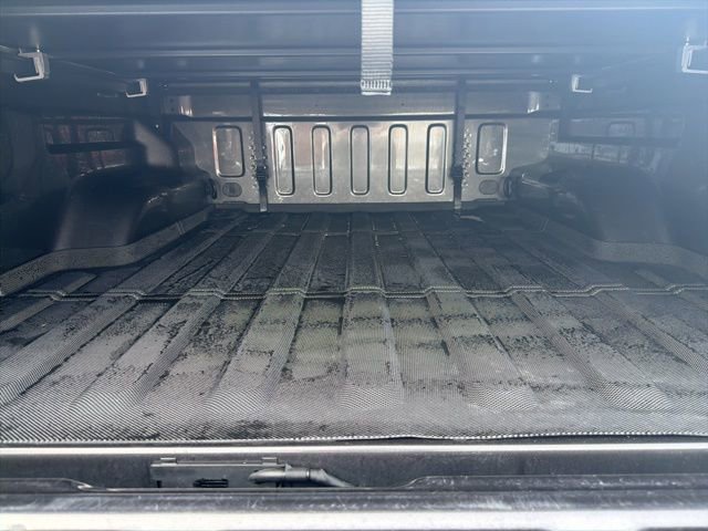 Used 2024 Jeep Gladiator Mojave w/ Convenience Group image 11