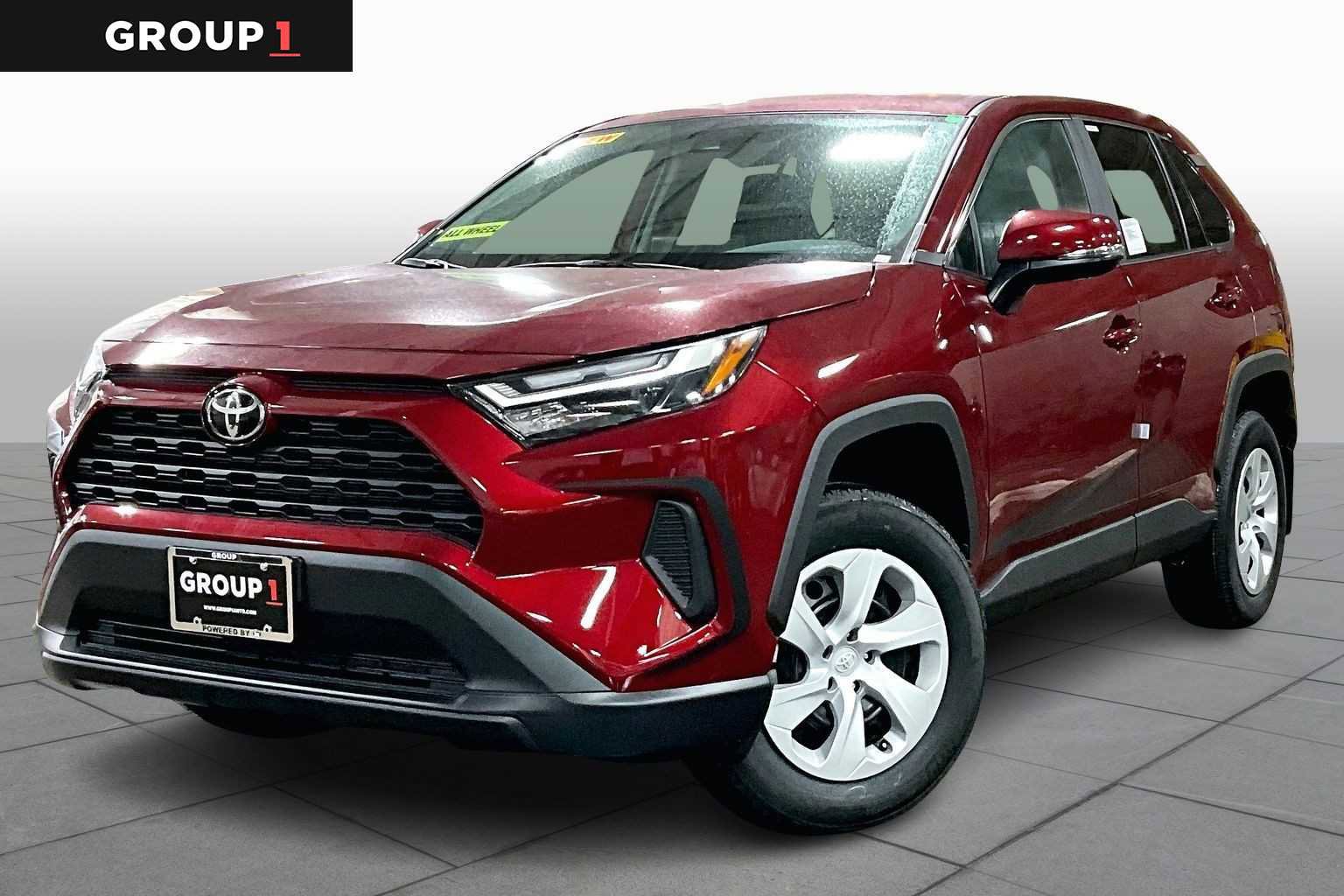 New 2025 Toyota RAV4 LE video 1