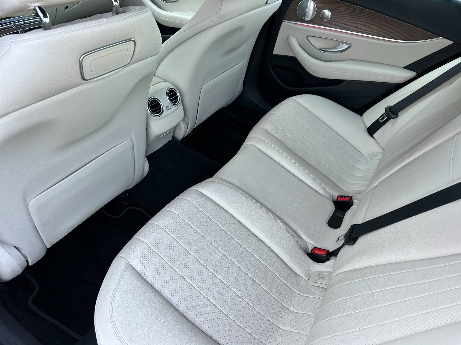 Used 2019 Mercedes-Benz E 300 image 12