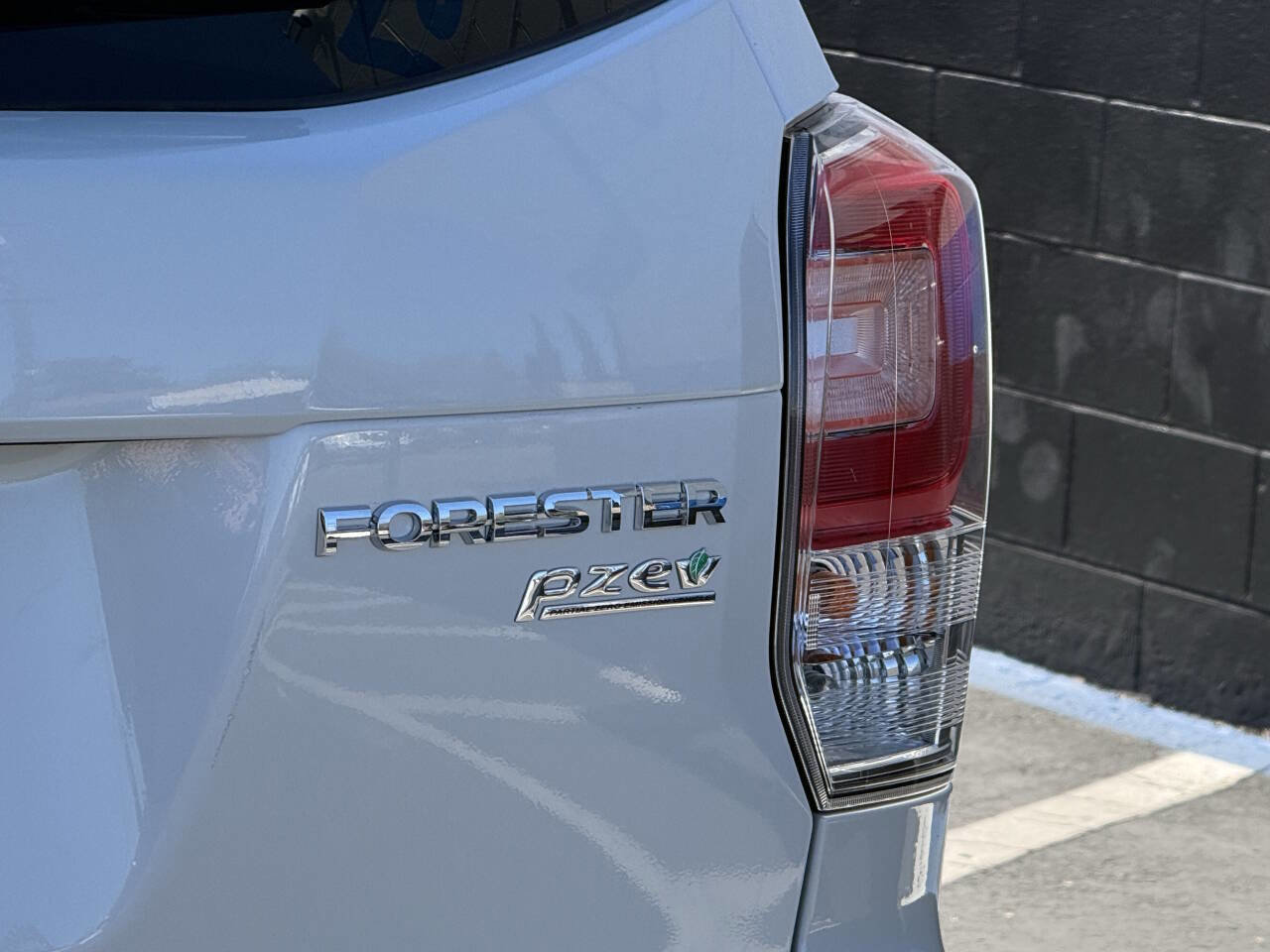 Used 2017 Subaru Forester 2.5i Premium AWD/4WD image 26