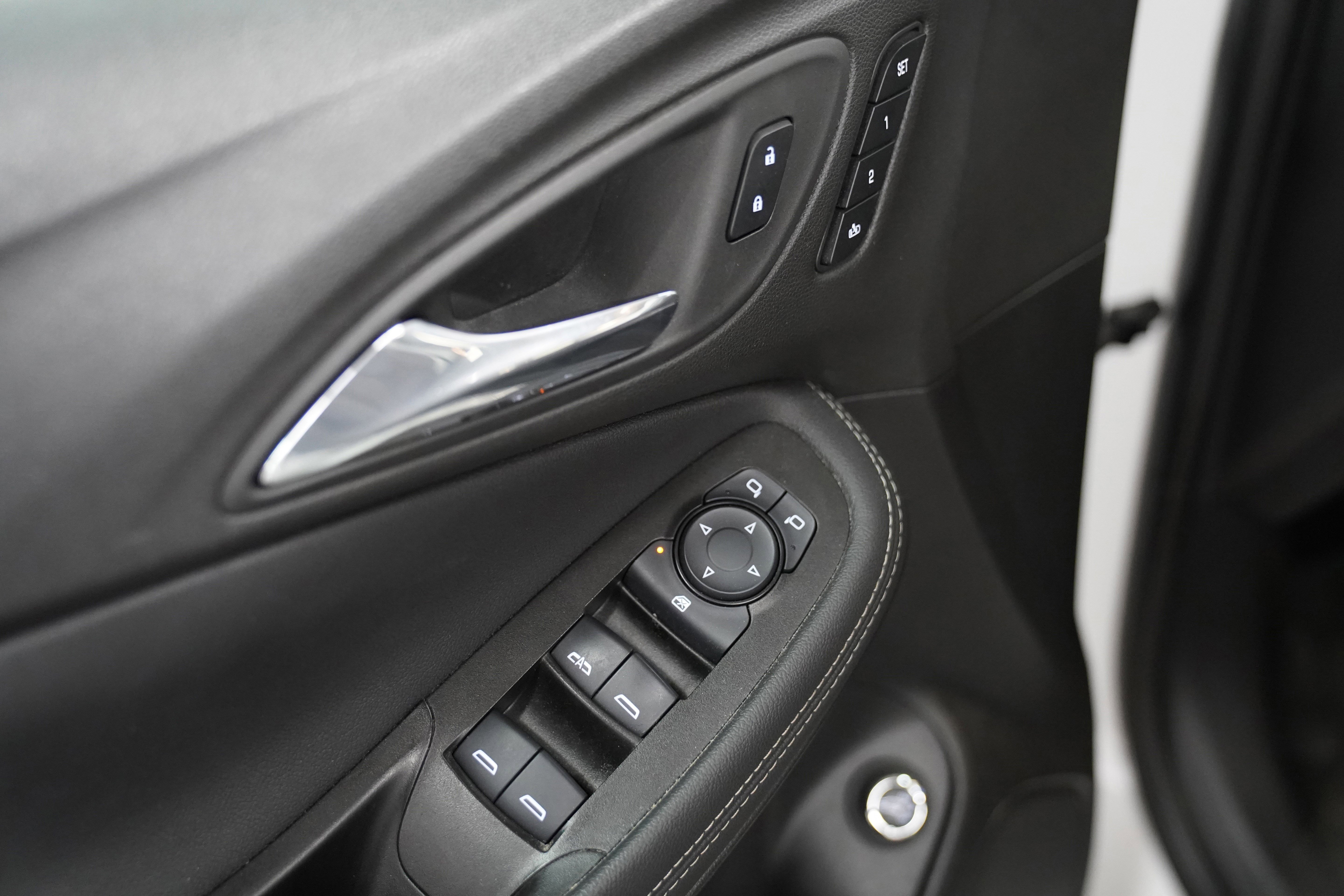 Used 2022 Buick Encore GX Essence w/ Experience Buick Package image 13