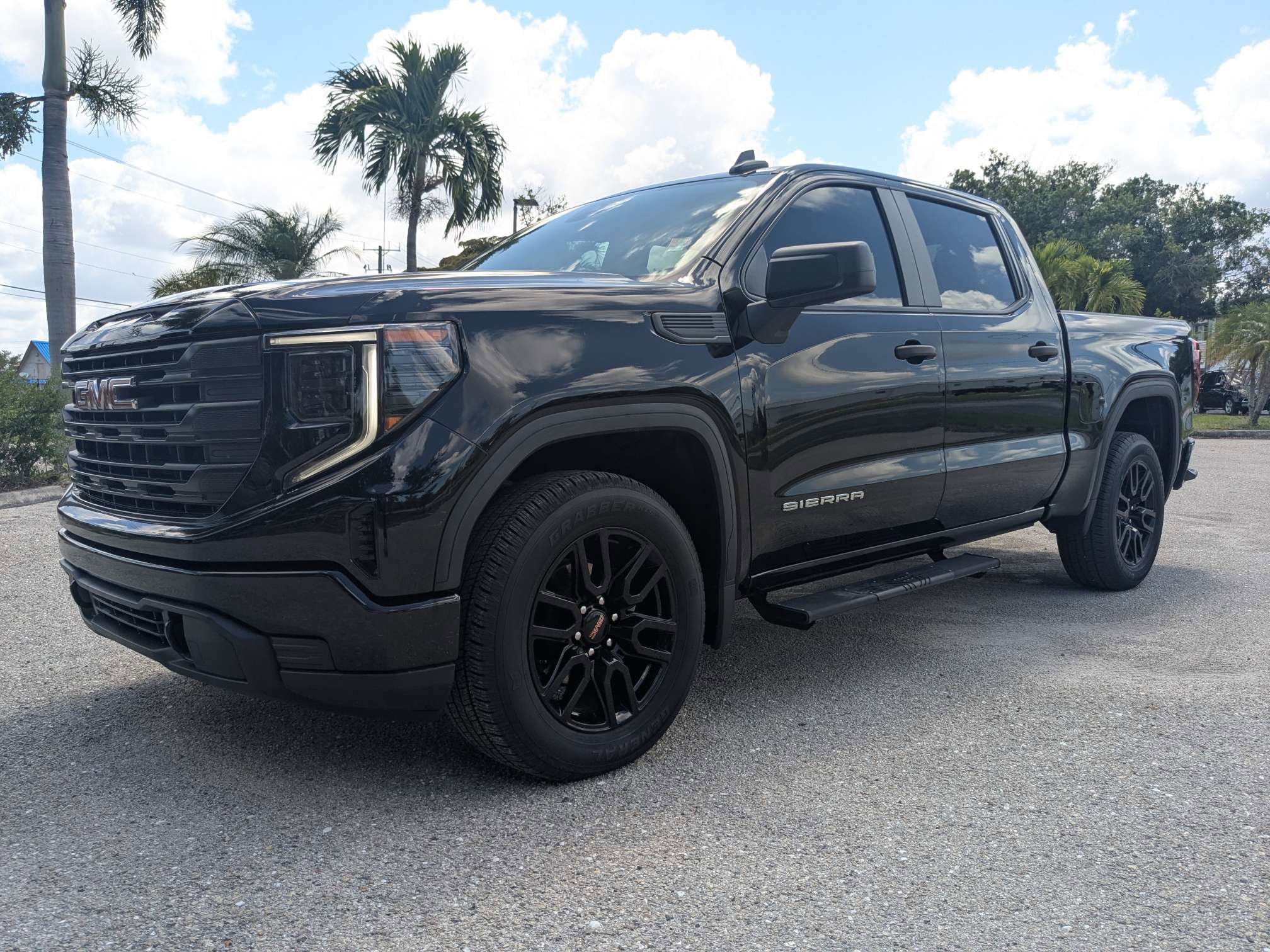 Used 2024 GMC Sierra 1500 Pro w/ Graphite Edition RWD image 9