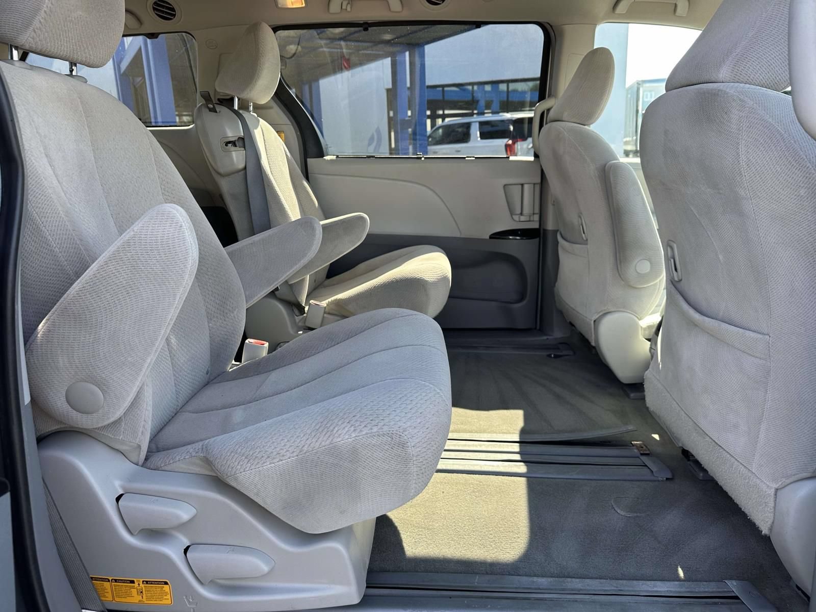 Used 2013 Toyota Sienna LE w/ Towing Pkg FWD image 27