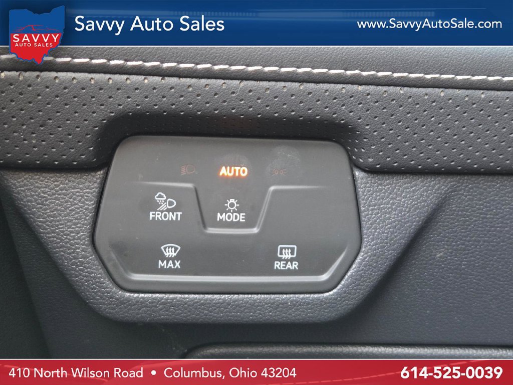 Used 2025 Volkswagen Atlas SE FWD image 31