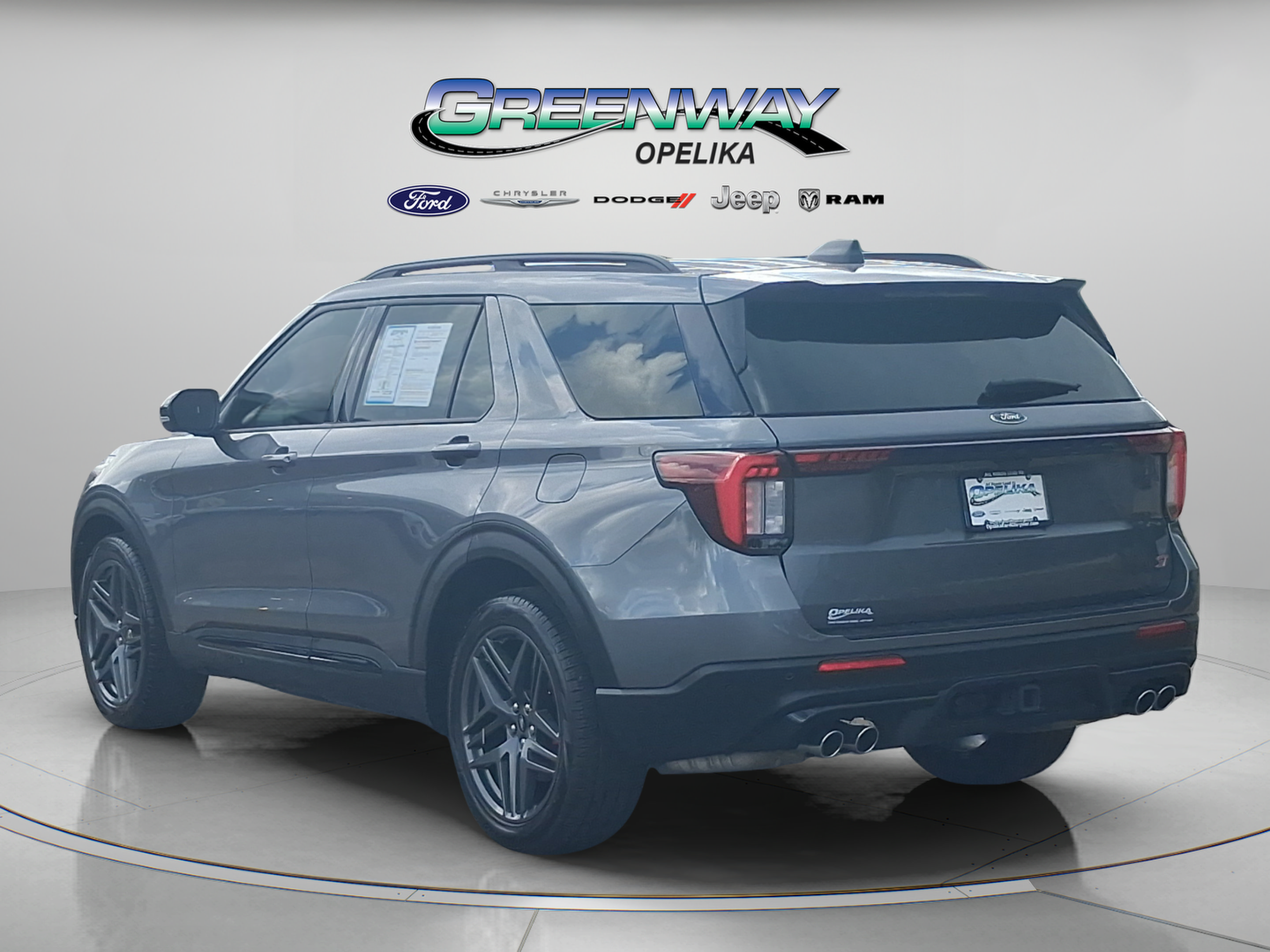 Used 2025 Ford Explorer ST AWD/4WD image 5