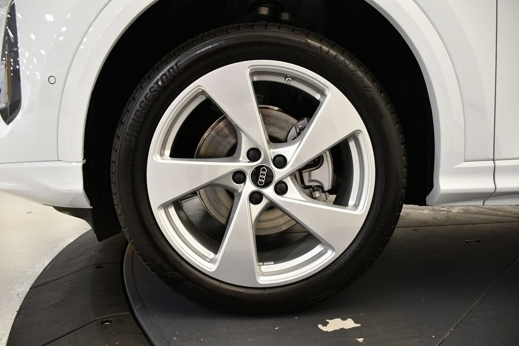 Used 2025 Audi Q5 Premium Plus w/ Premium Plus AWD/4WD image 13