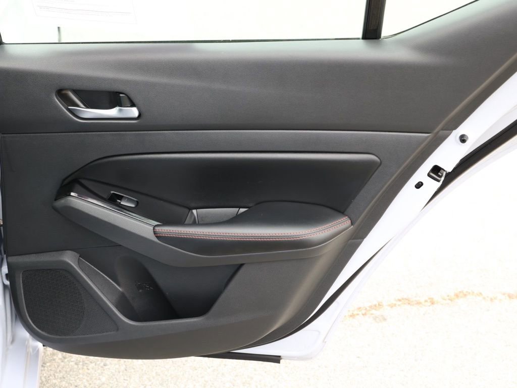 Used 2023 Nissan Altima 2.5 SR image 18