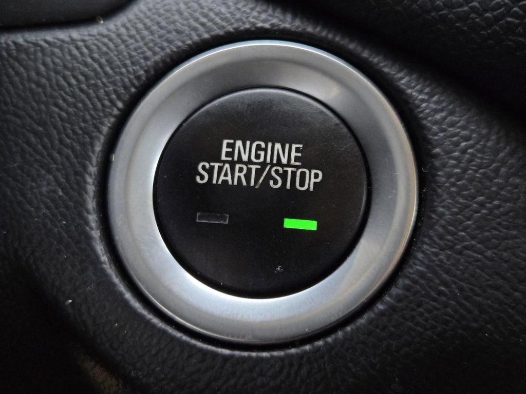 Used 2019 Chevrolet Equinox LT w/ Driver Convenience Package FWD image 29