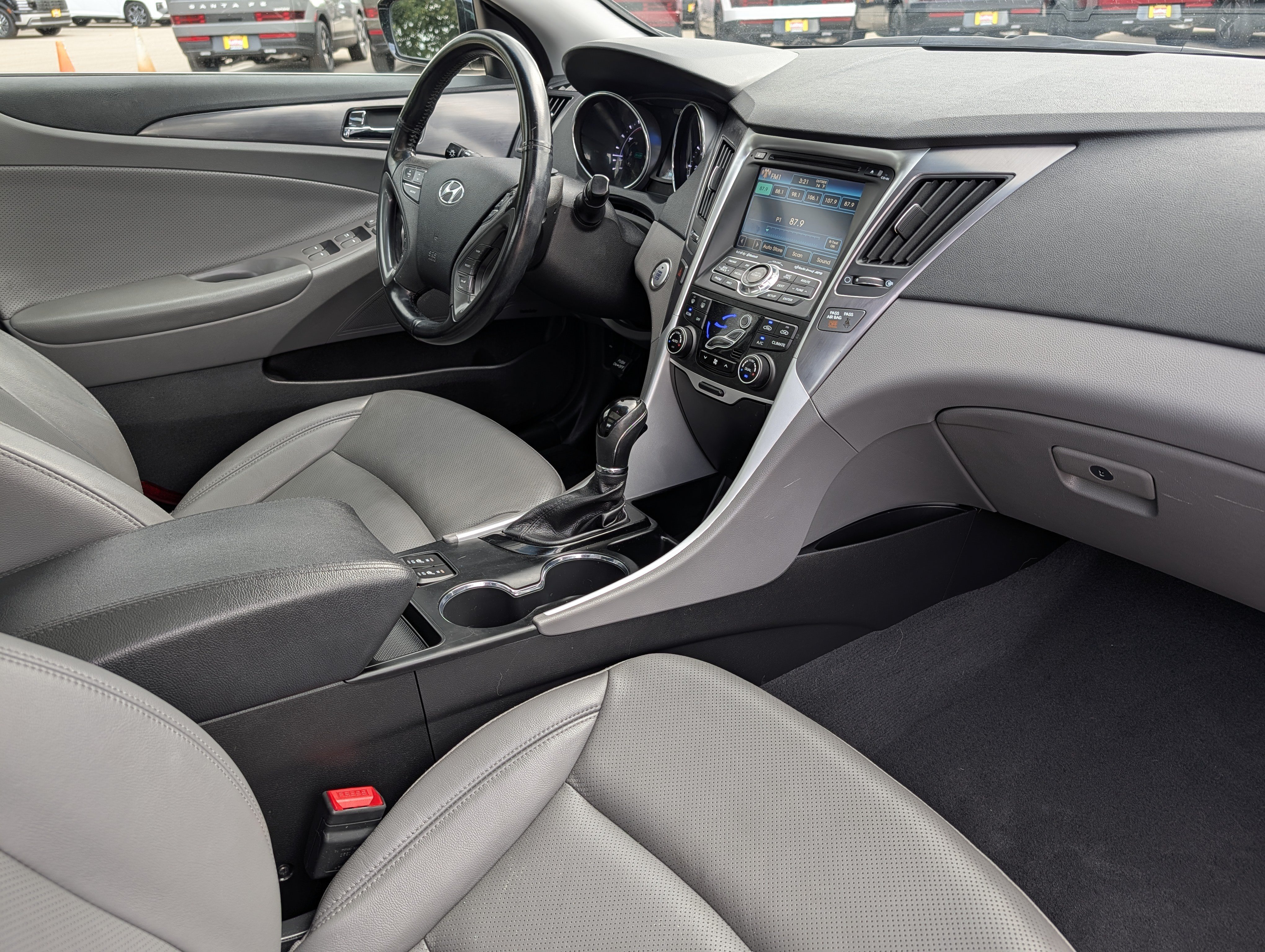 Used 2015 Hyundai Sonata Limited w/ Option Group 02 FWD image 19