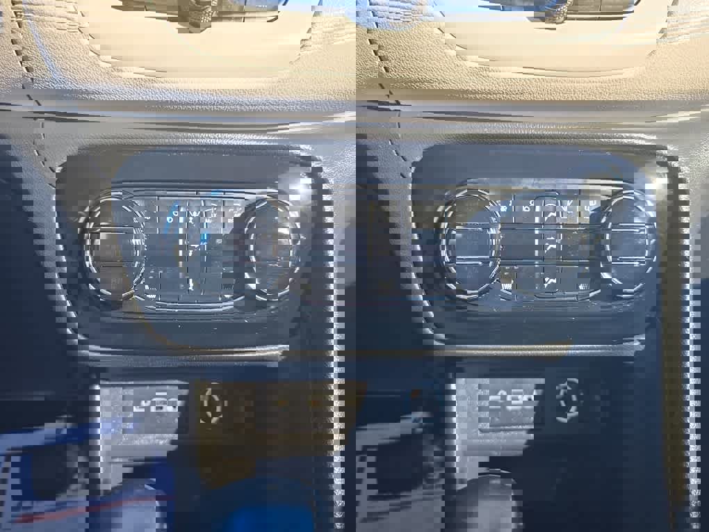 Used 2022 Buick Encore GX Select w/ Sport Touring Package image 8