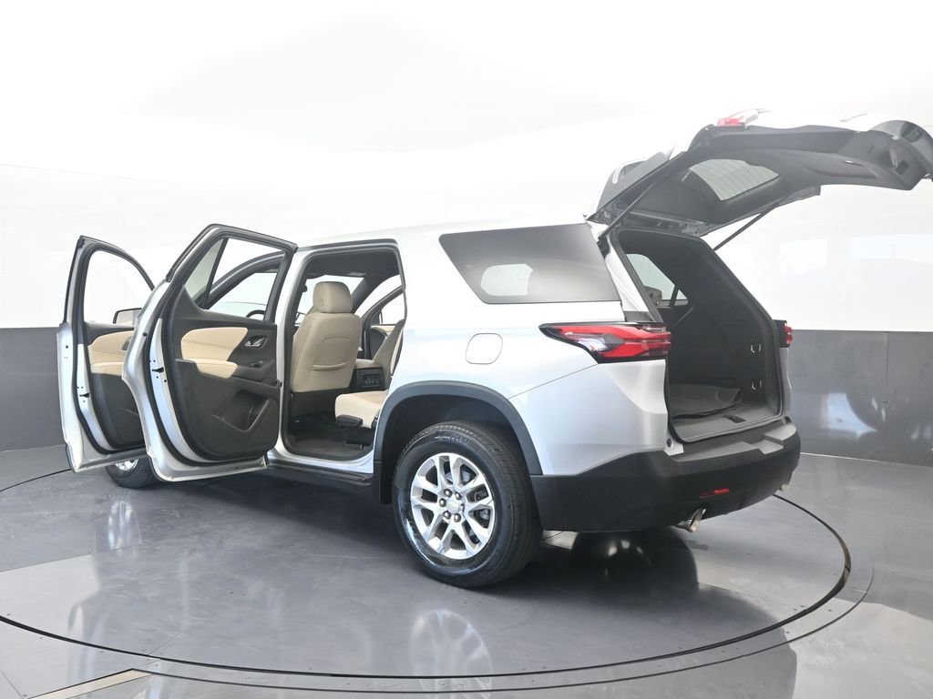 Used 2022 Chevrolet Traverse LS image 71