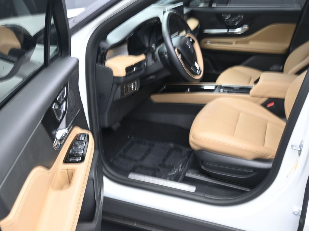 Used 2023 Lincoln Corsair Reserve image 10