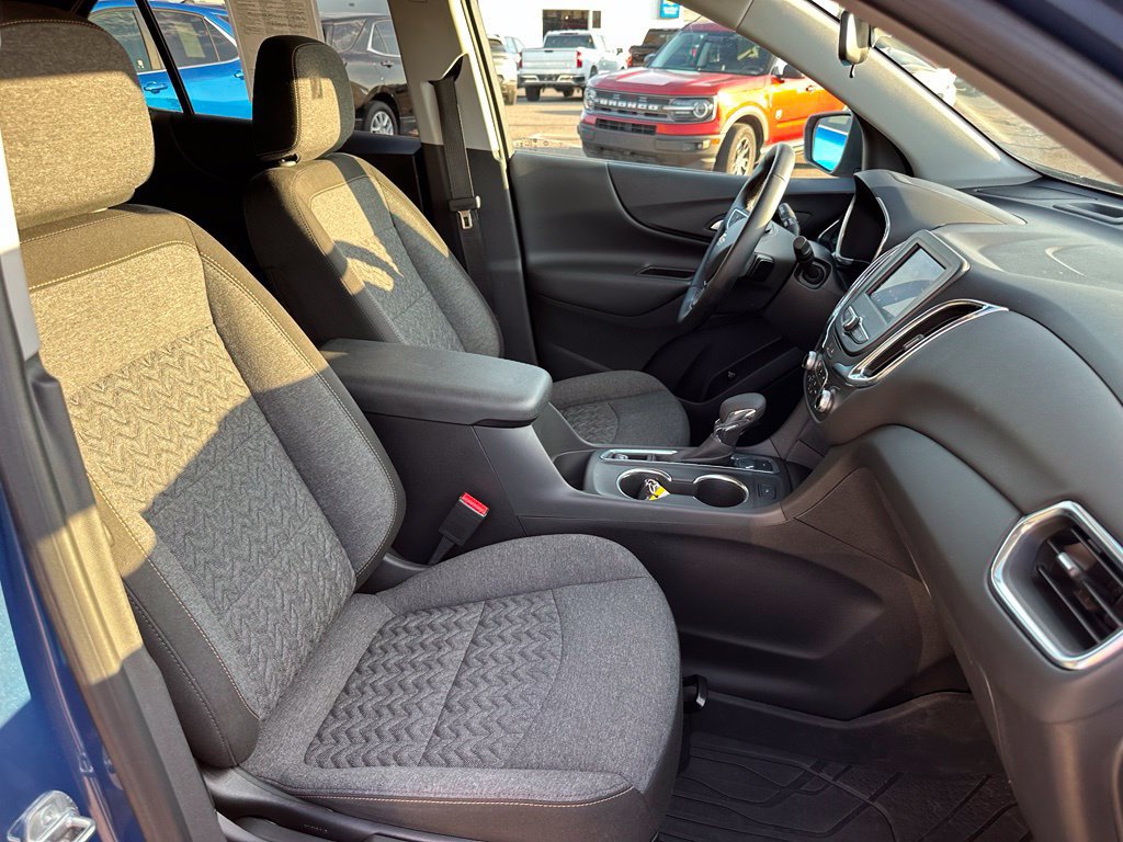 Used 2024 Chevrolet Equinox LT w/ LPO, Floor Liner Package AWD/4WD image 40