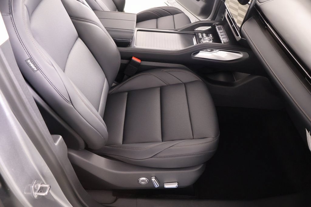 New 2026 Lincoln Nautilus Premier AWD/4WD image 13