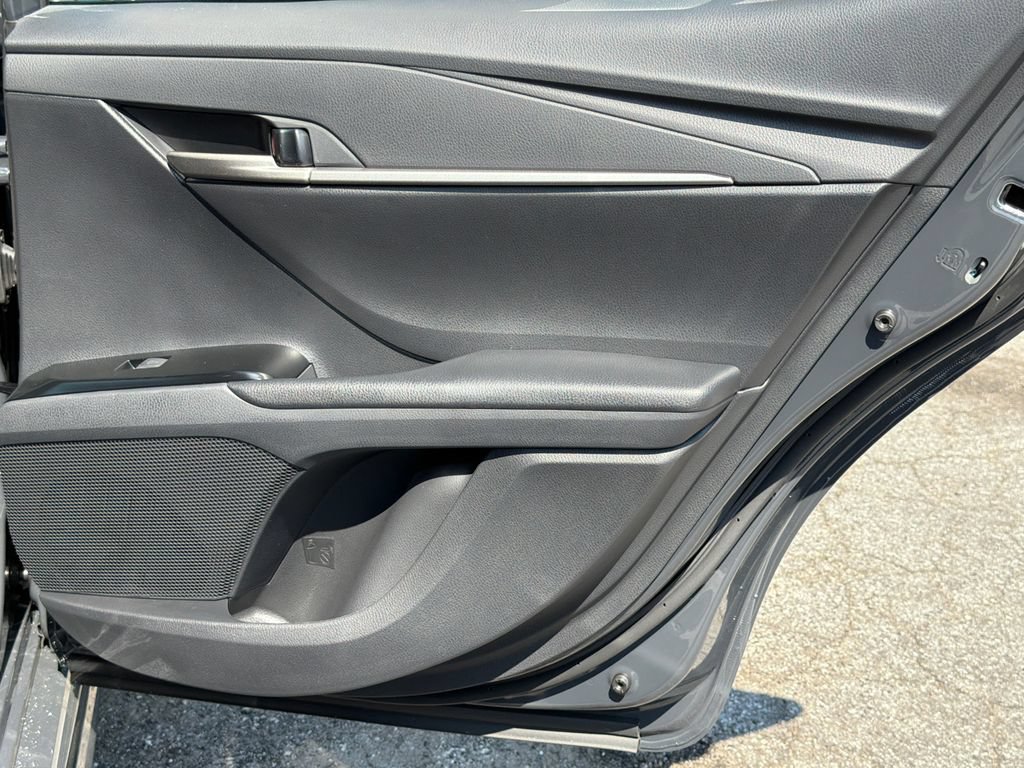 New 2026 Toyota Camry Hybrid FWD image 16