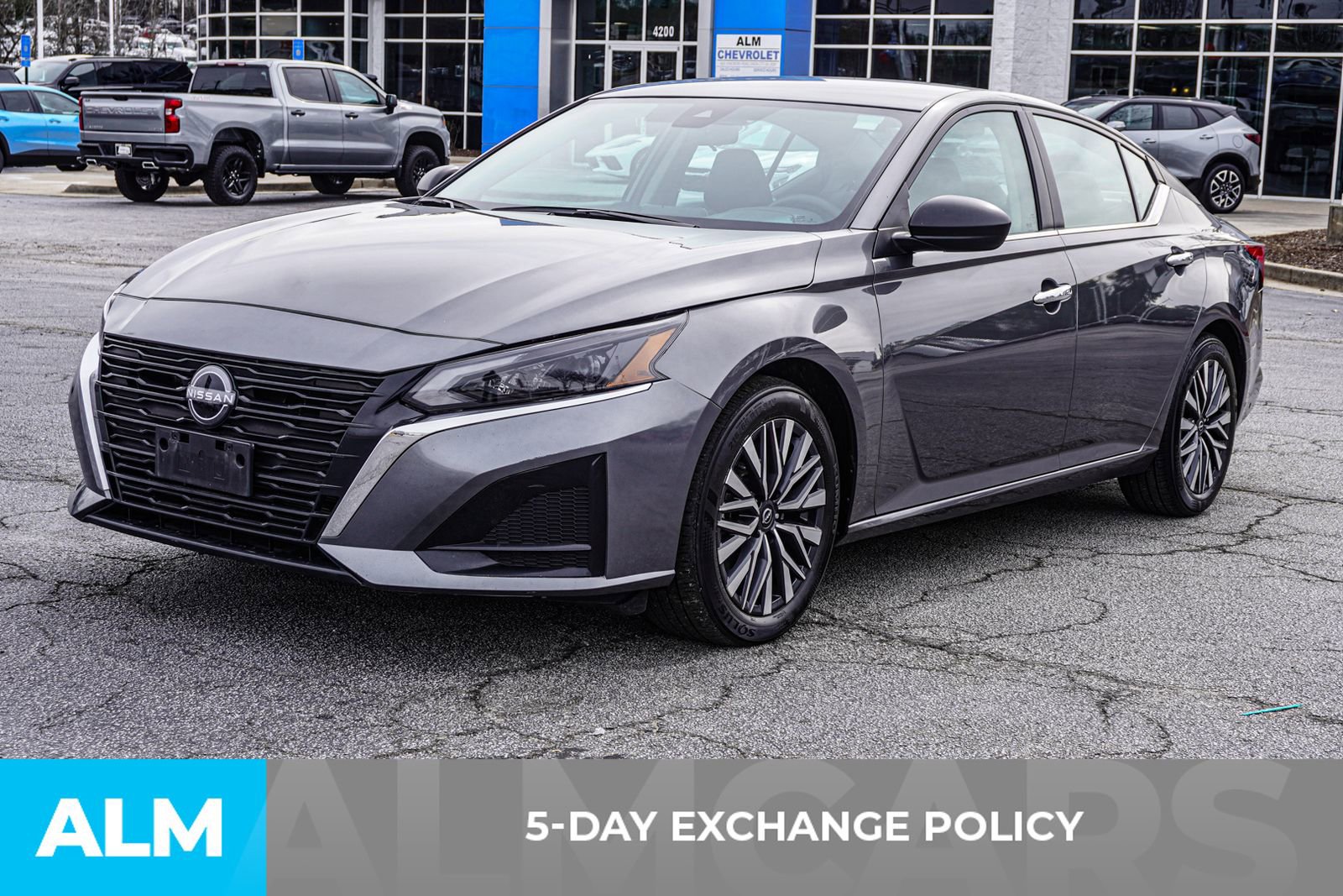 Used 2024 Nissan Altima 2.5 SV image 4