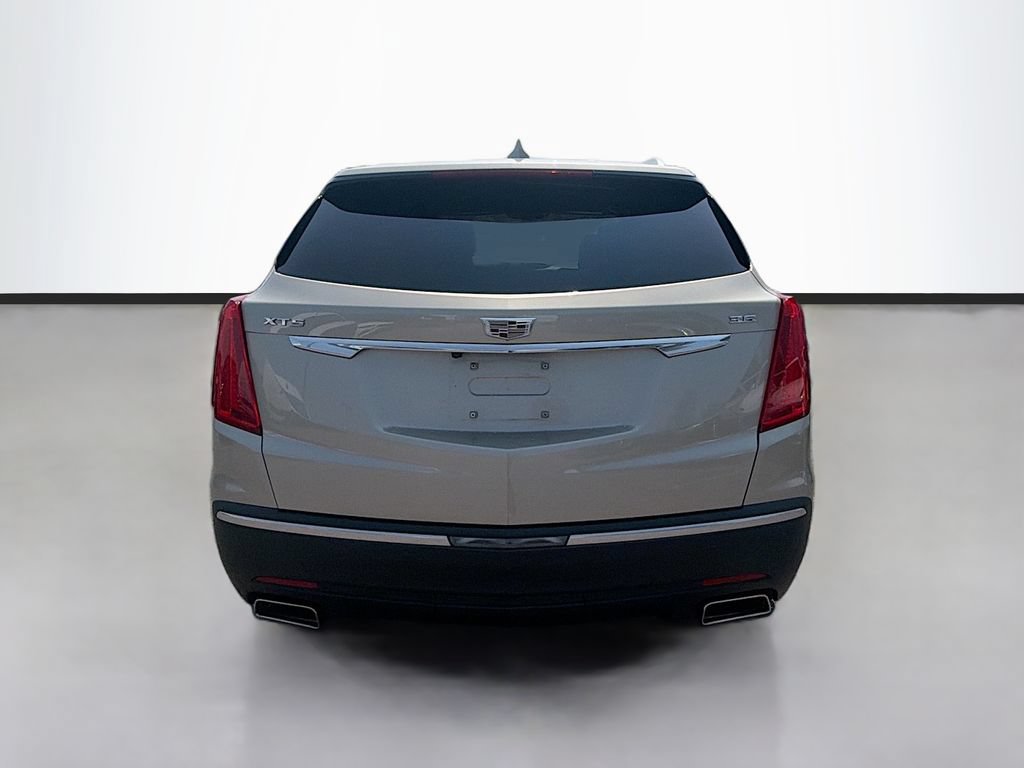 Used 2017 Cadillac XT5 Luxury w/ Driver Awareness Package FWD image 6