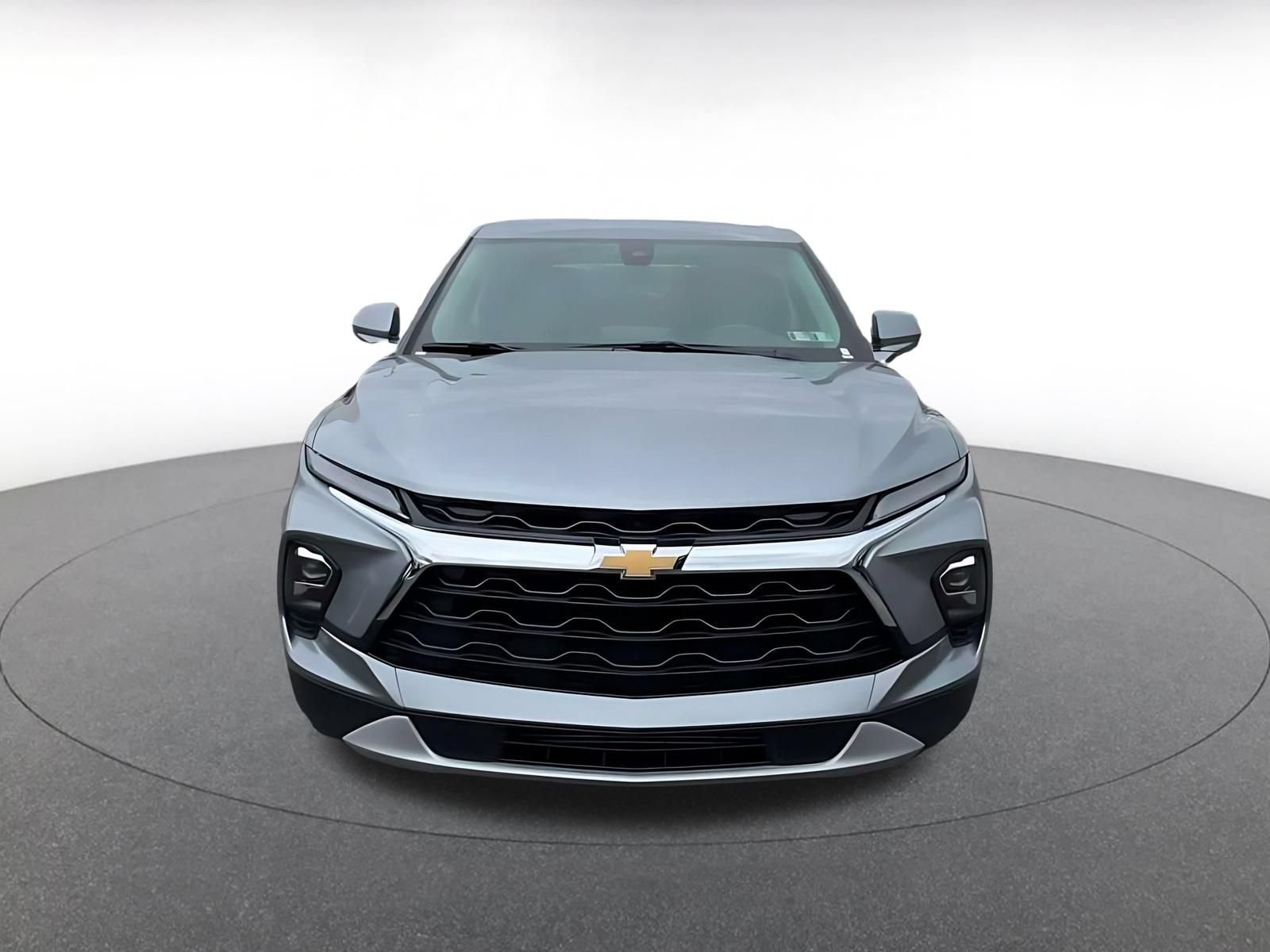 Used 2026 Chevrolet Blazer LT FWD image 4