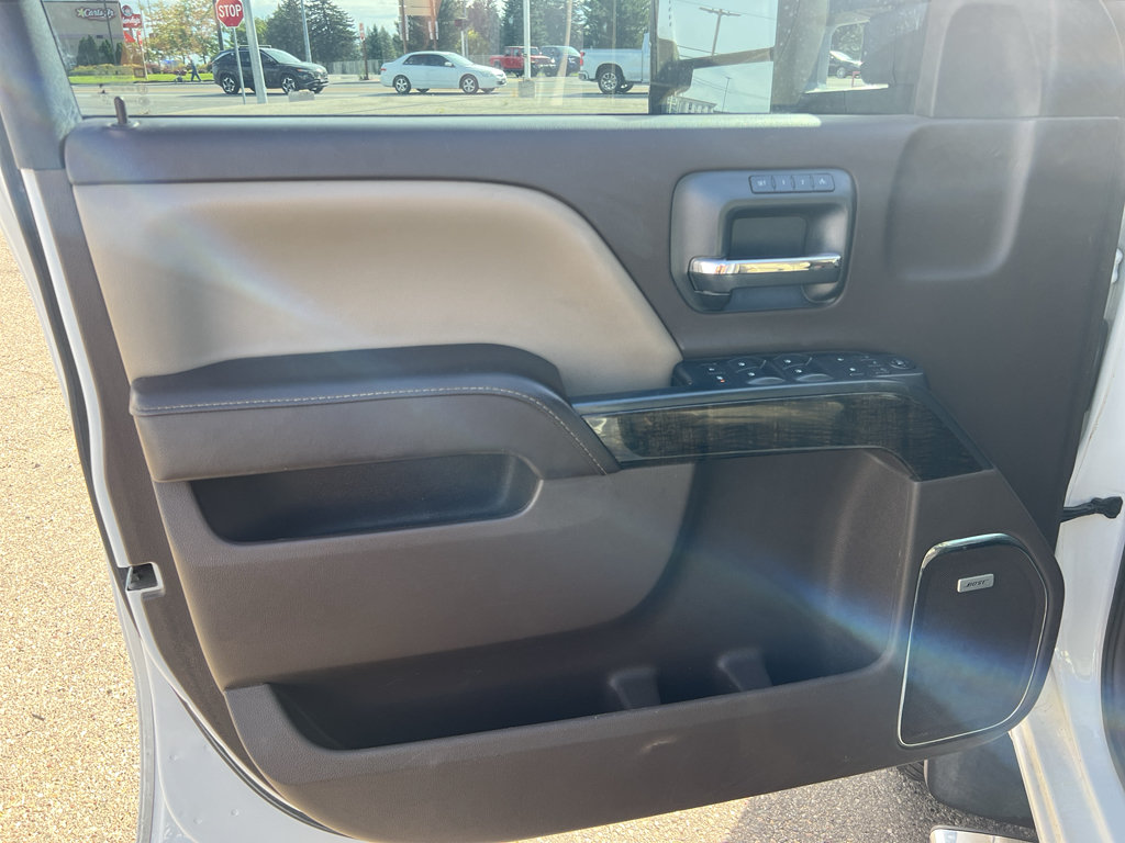 Used 2016 GMC Sierra 2500 Denali w/ Duramax Plus Package AWD/4WD image 19