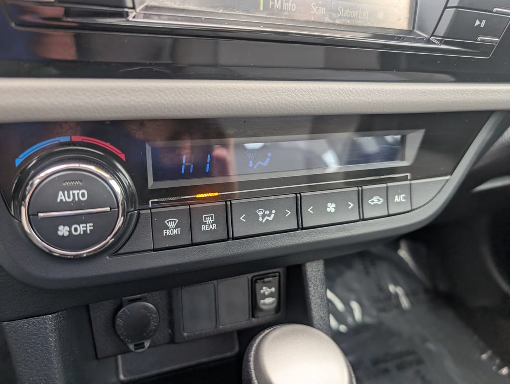 Used 2016 Toyota Corolla LE FWD image 20