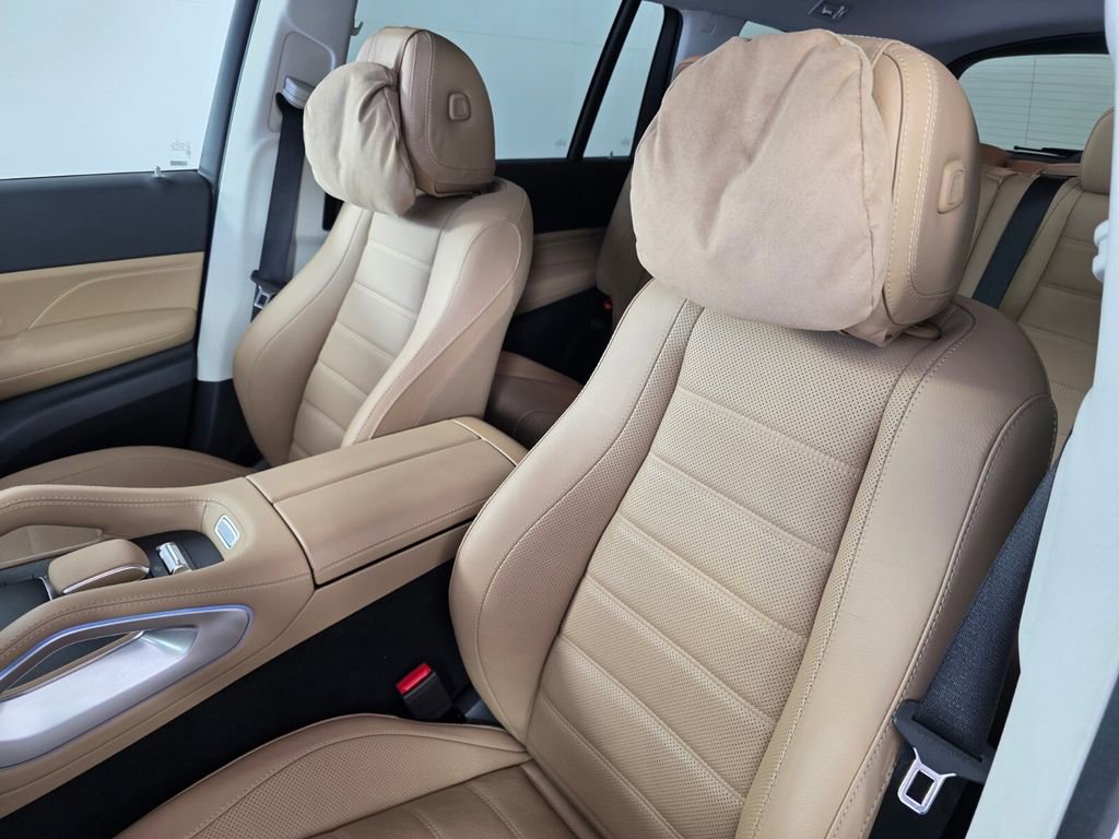 Certified 2025 Mercedes-Benz GLS 450 4MATIC image 11