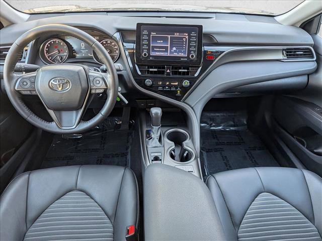 Used 2021 Toyota Camry SE w/ Cold Weather Package image 16