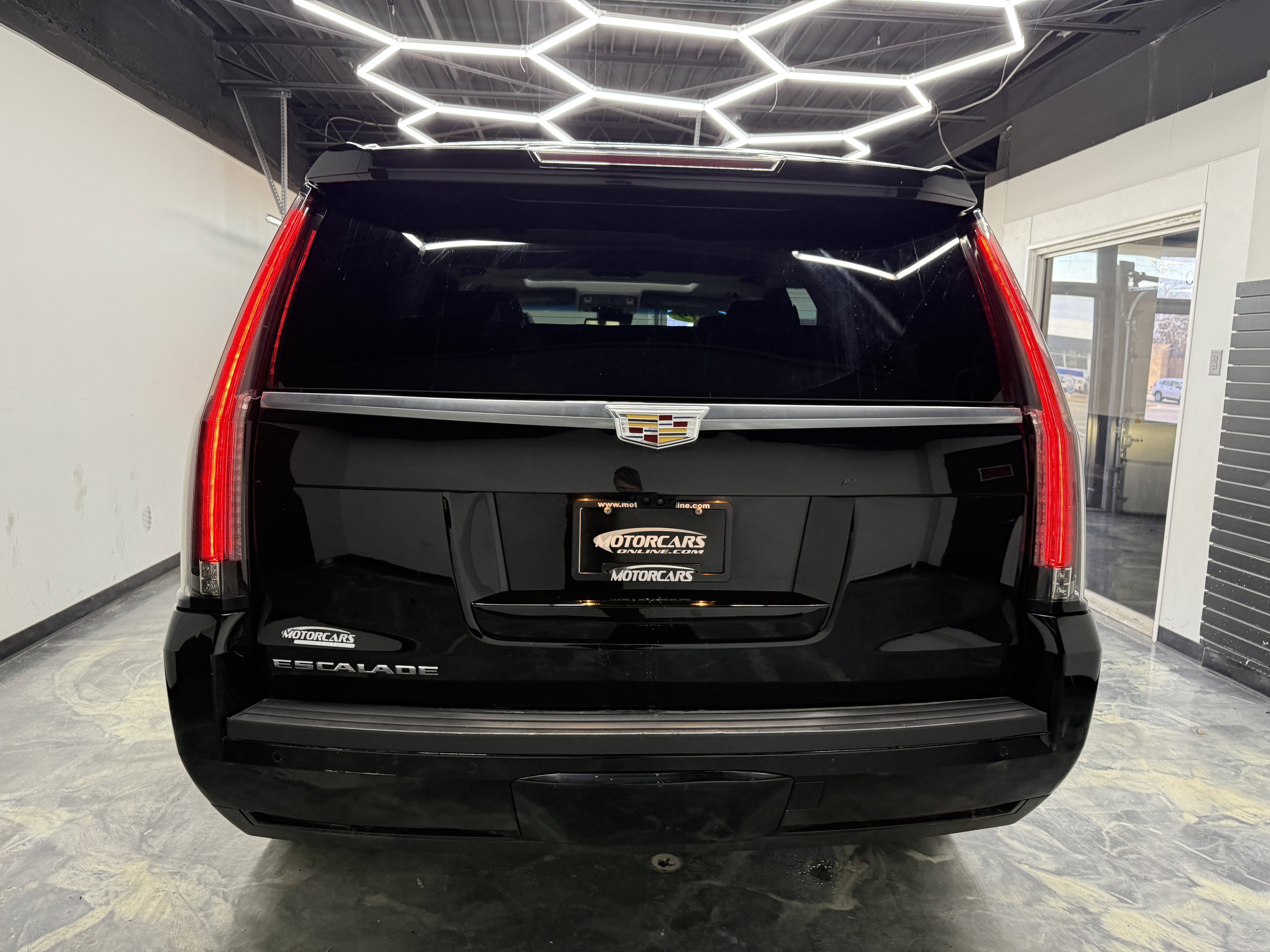 Used 2019 Cadillac Escalade Luxury image 4