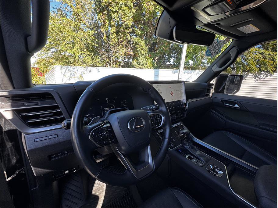 Used 2024 Lexus GX 550 AWD/4WD image 14