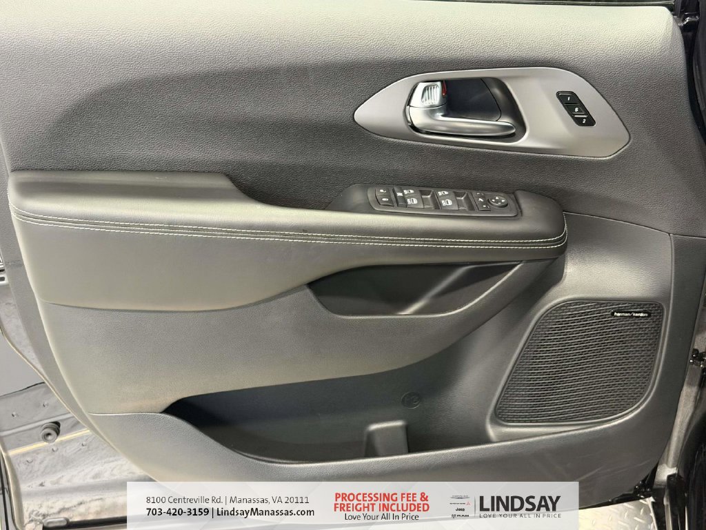 New 2027 Chrysler Pacifica Limited AWD/4WD image 20