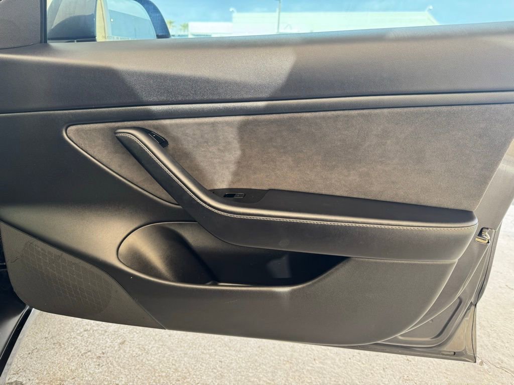 Used 2018 Tesla Model 3 Long Range image 14