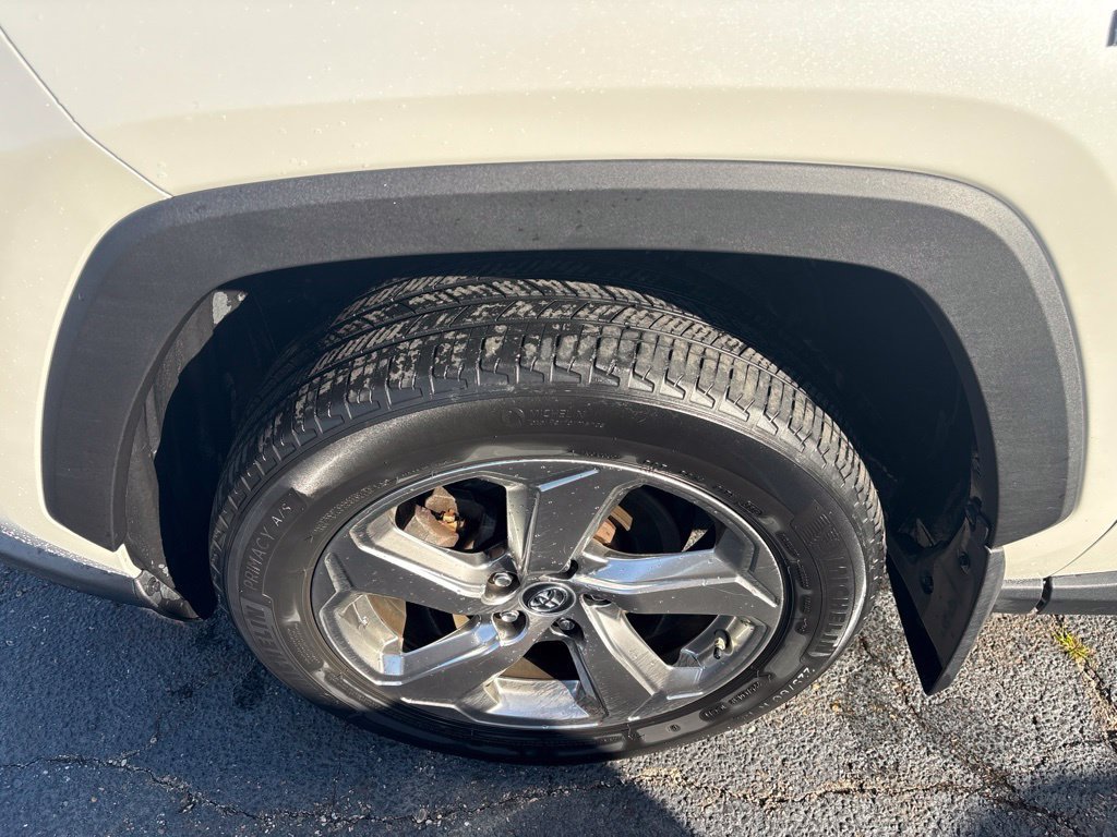 Used 2019 Toyota RAV4 Limited w/ Carpet Mat Package AWD/4WD image 6