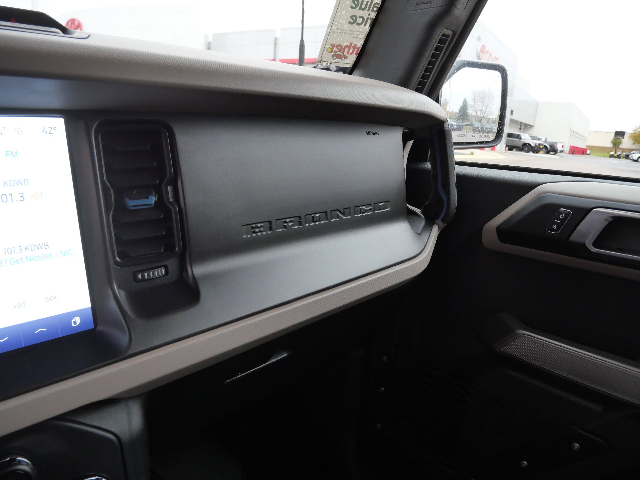 Used 2022 Ford Bronco Wildtrak image 23