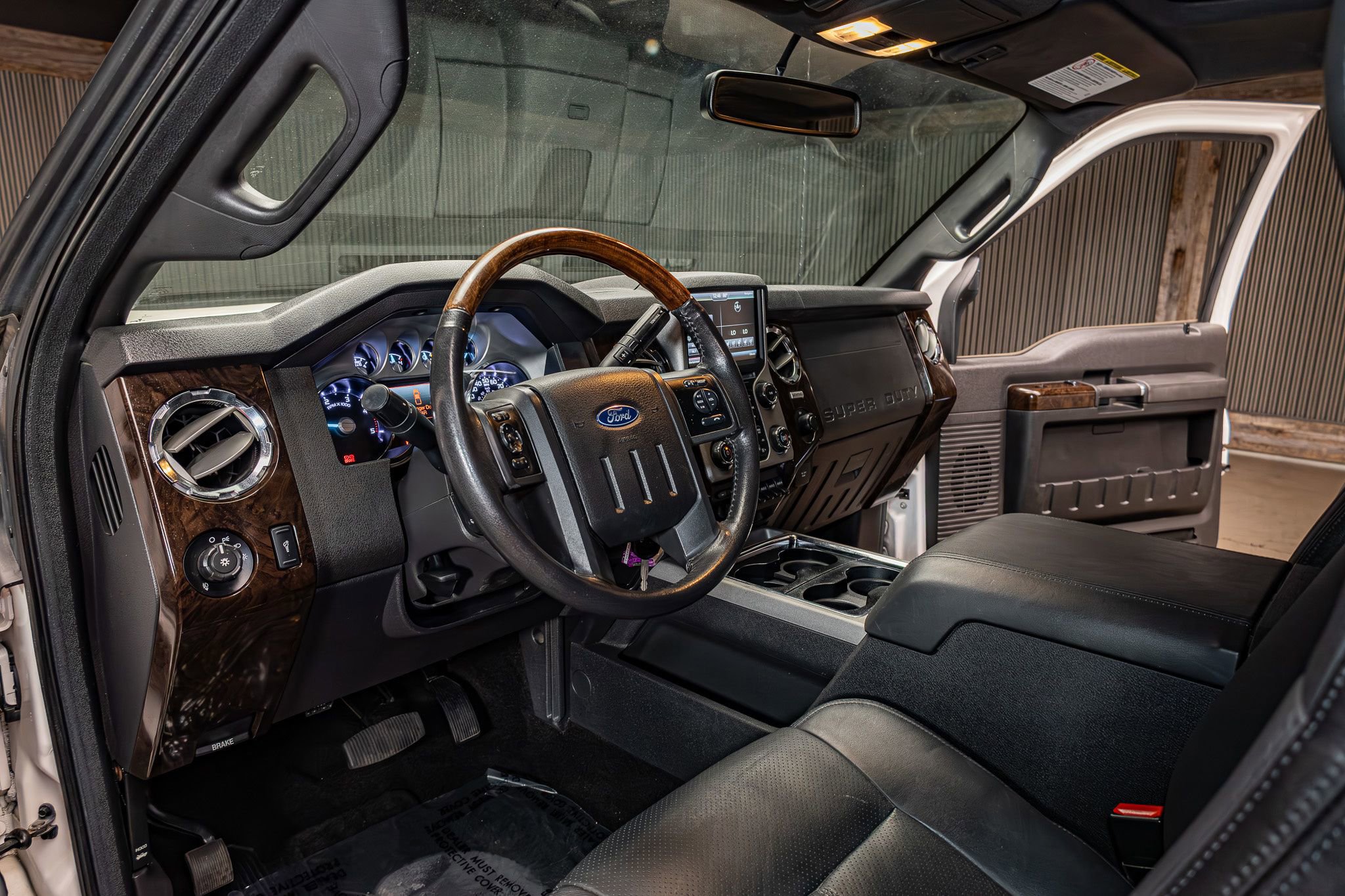 Used 2015 Ford F350 Platinum image 12