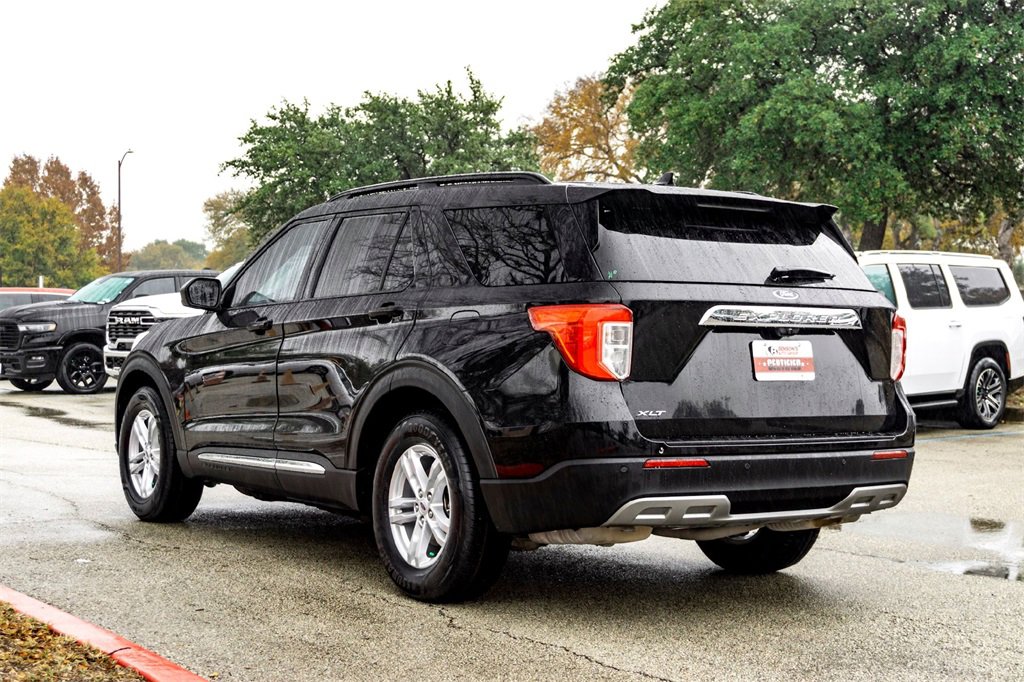 Used 2023 Ford Explorer XLT w/ Equipment Group 202A image 7