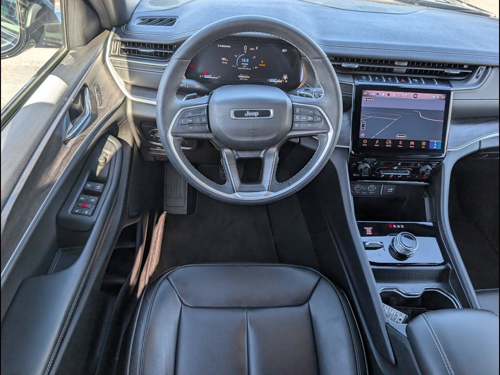 Used 2024 Jeep Grand Cherokee L Limited AWD/4WD image 9