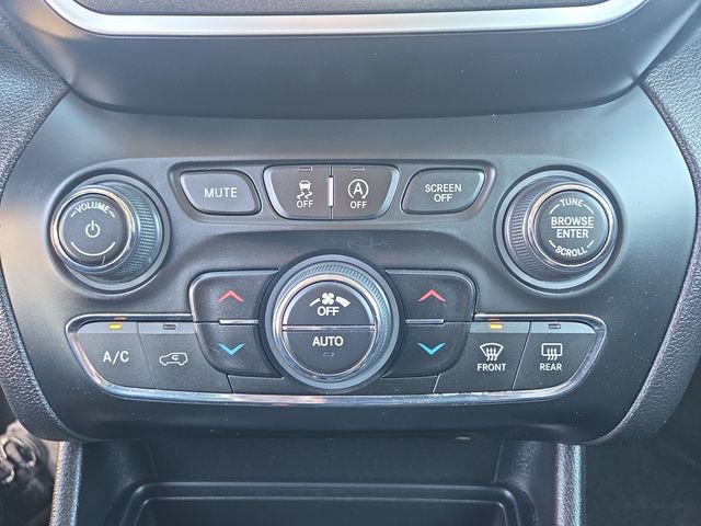 Used 2019 Jeep Cherokee Trailhawk image 26