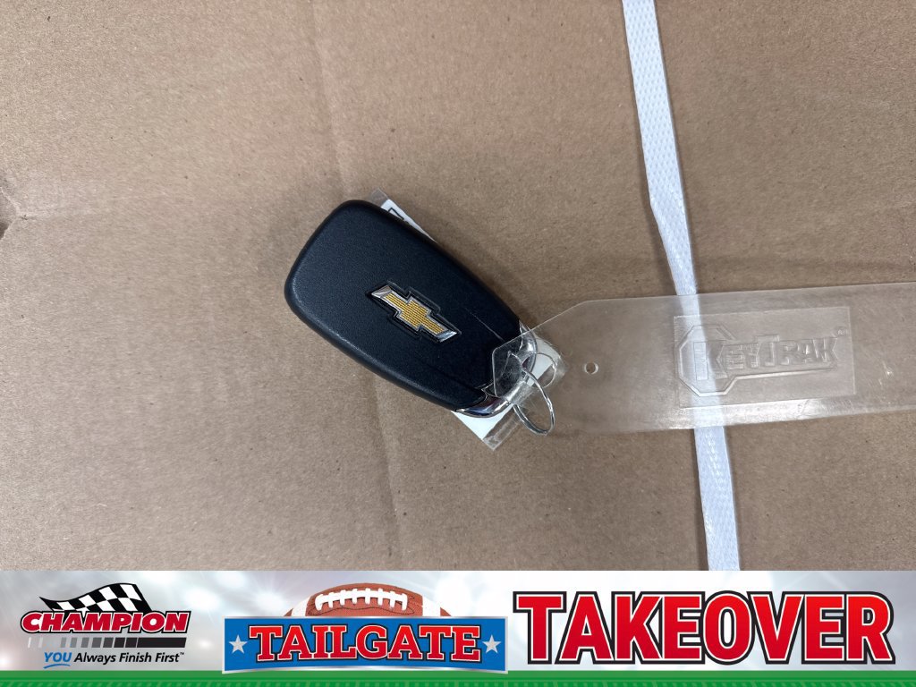 Used 2025 Chevrolet Trax RS w/ Sunroof Package FWD image 36