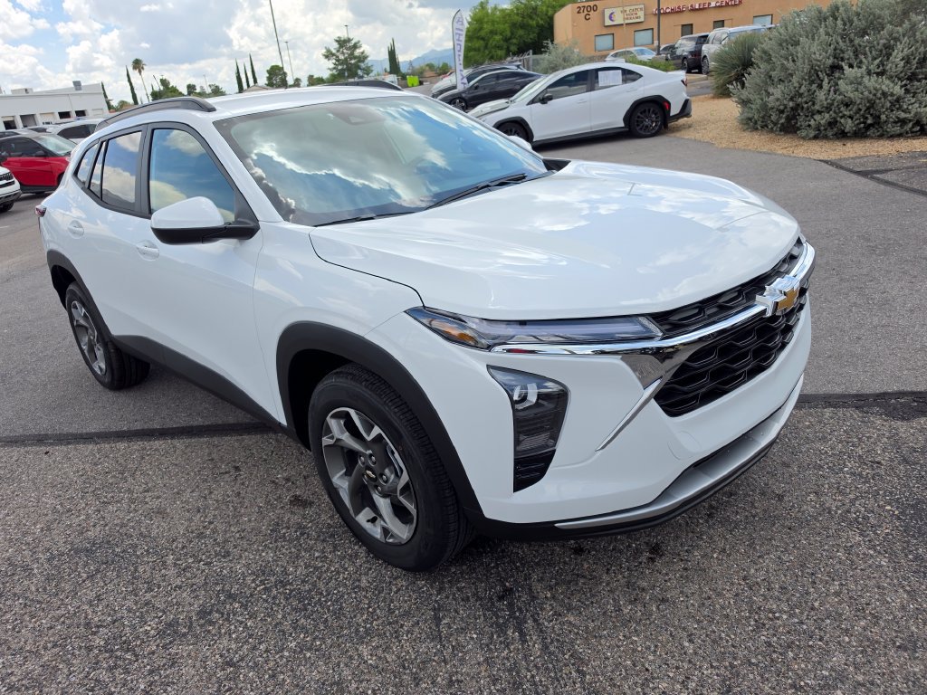 New 2026 Chevrolet Trax LT w/ Driver Confidence Package FWD image 7