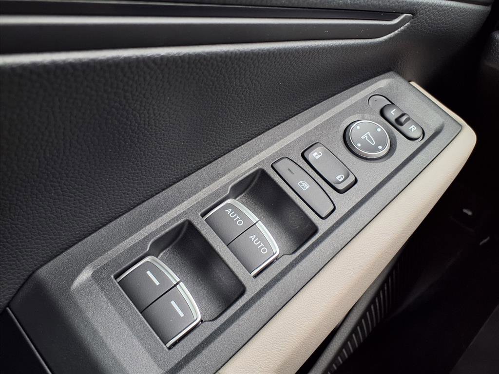 Certified 2025 Honda Accord LX image 9