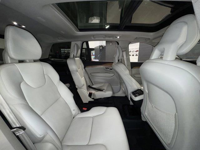 Used 2022 Volvo XC90 T6 Momentum w/ Advanced Package AWD/4WD image 13