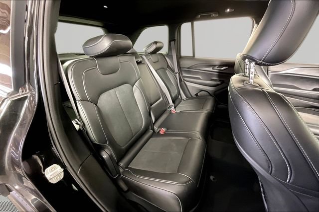 Used 2024 Jeep Grand Cherokee Altitude AWD/4WD image 23