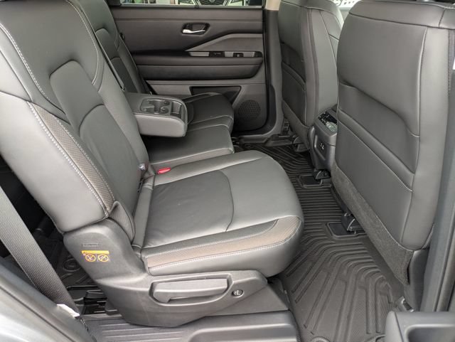 Used 2025 Nissan Pathfinder SL w/ Cargo Package FWD image 27