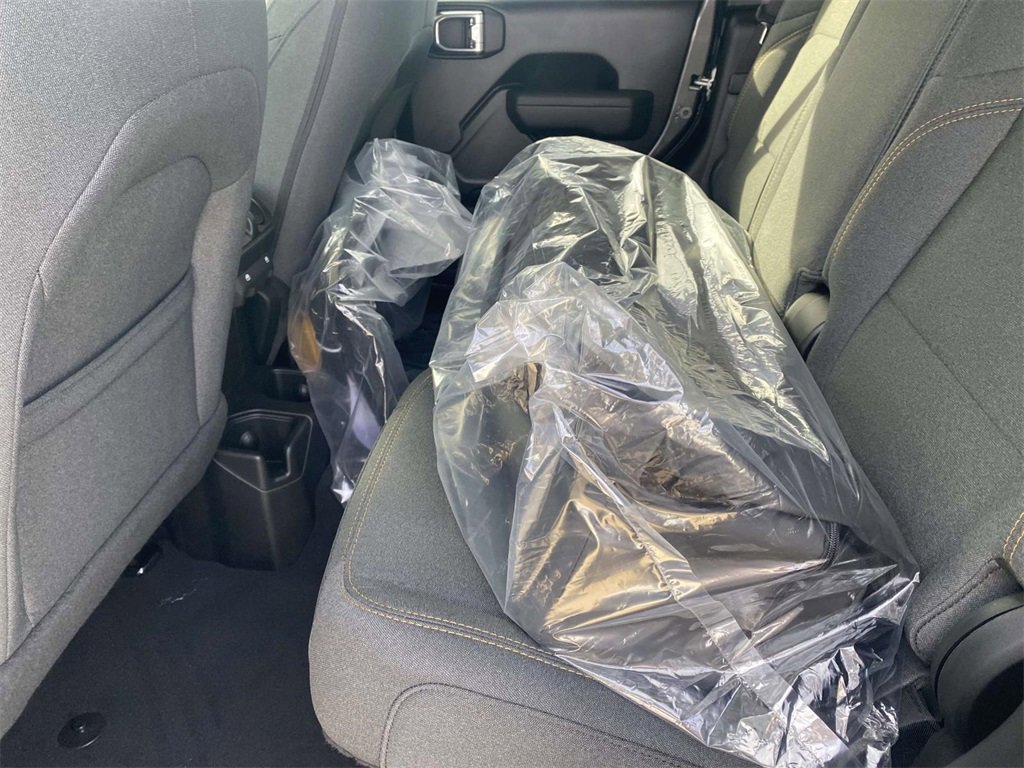 New 2025 Jeep Gladiator Sport image 11