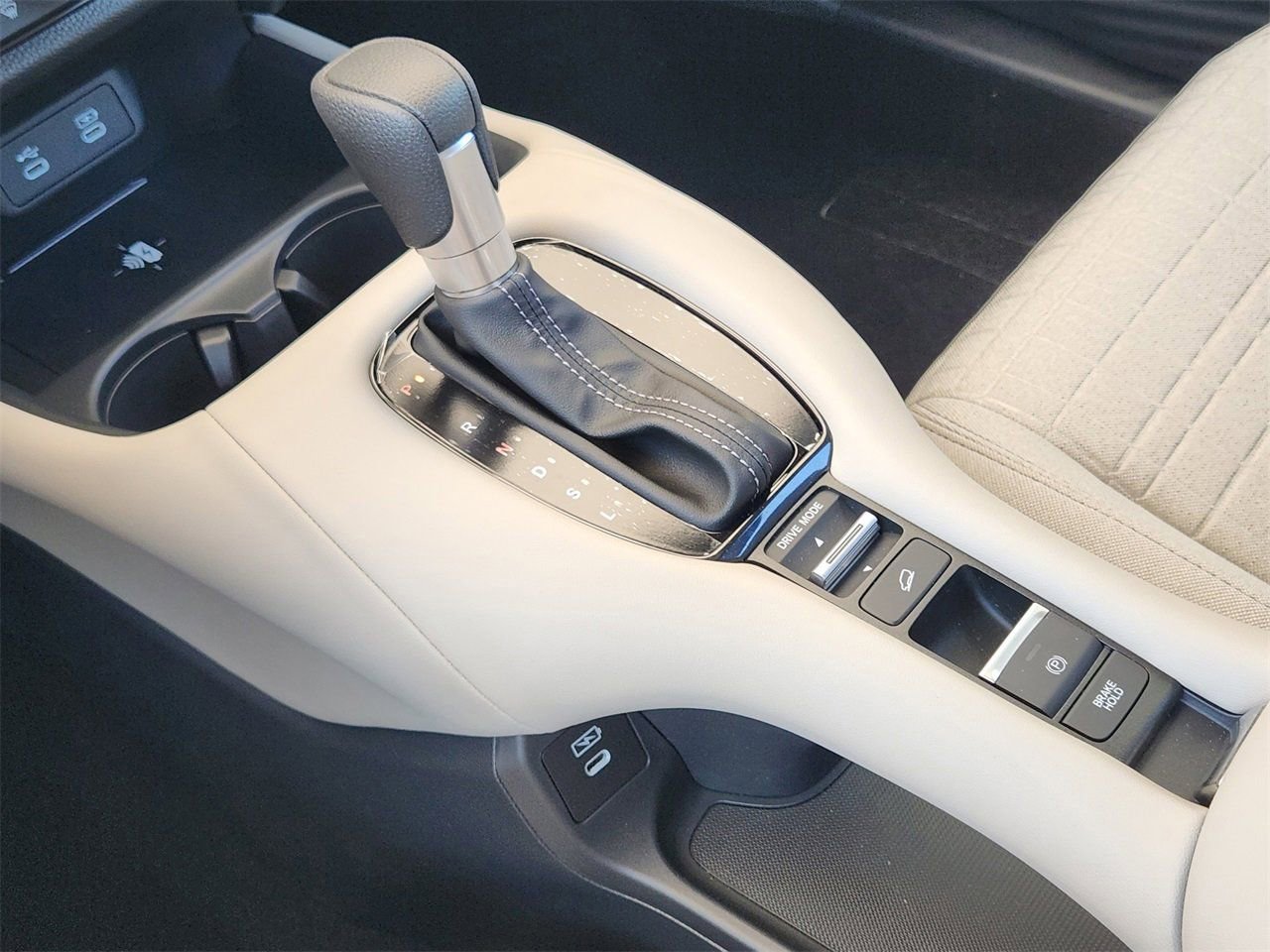 New 2026 Honda HR-V LX image 16