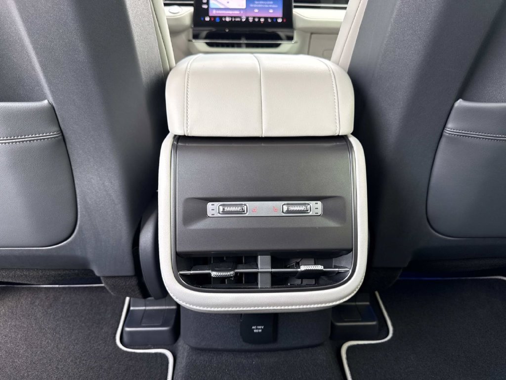 New 2026 Lincoln Nautilus Premier w/ Equipment Group 102A AWD/4WD image 16