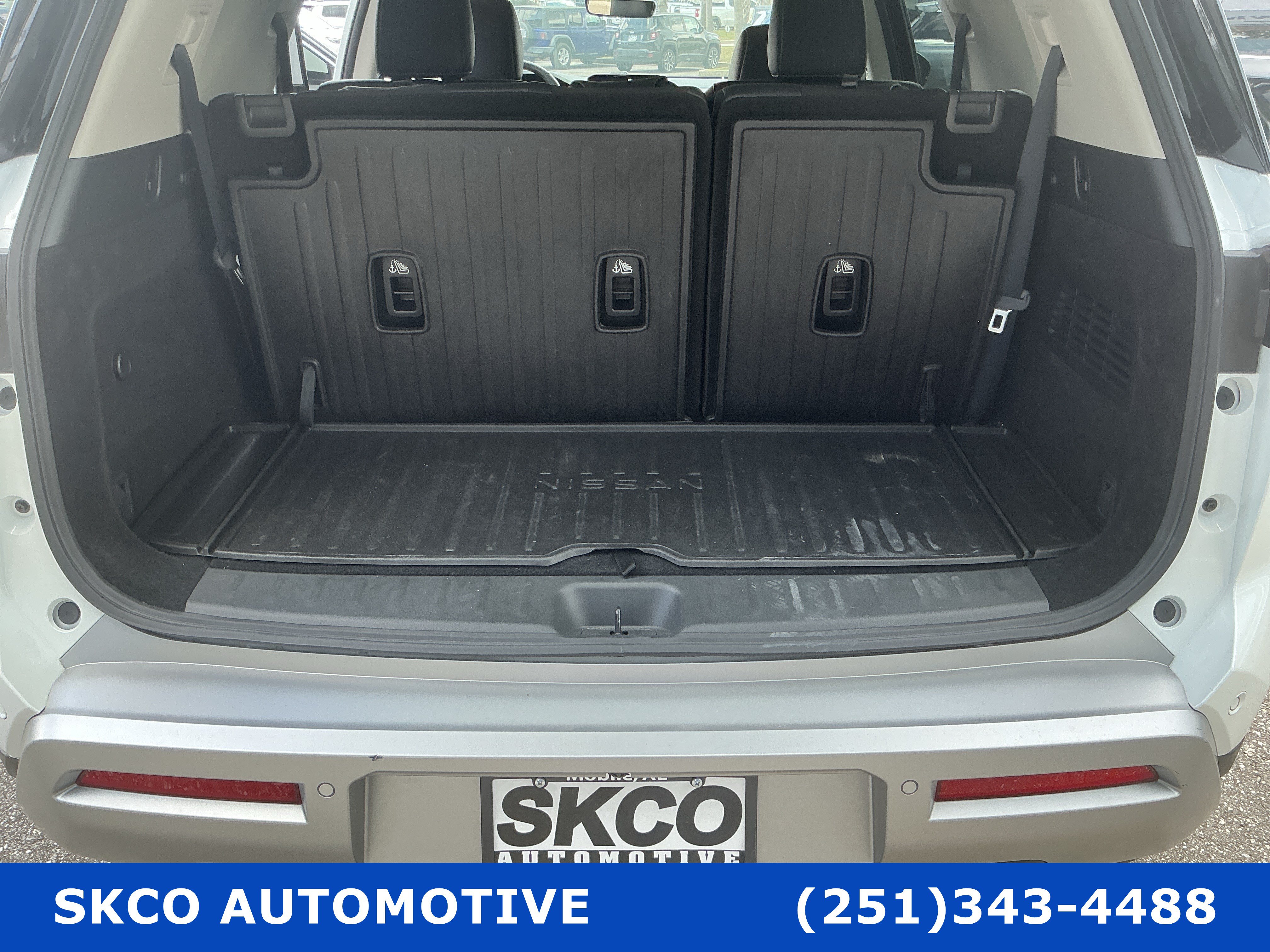 Used 2025 Nissan Pathfinder Platinum FWD image 21