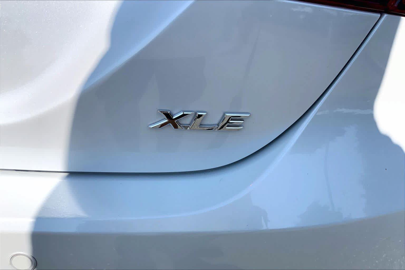 Used 2023 Toyota Camry XLE w/ Navigation Package FWD image 10