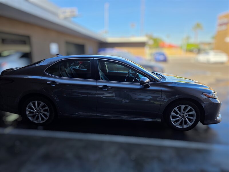 Used 2021 Toyota Camry LE FWD image 6