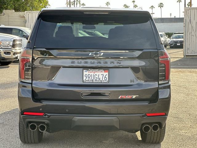 Used 2025 Chevrolet Suburban RST image 5